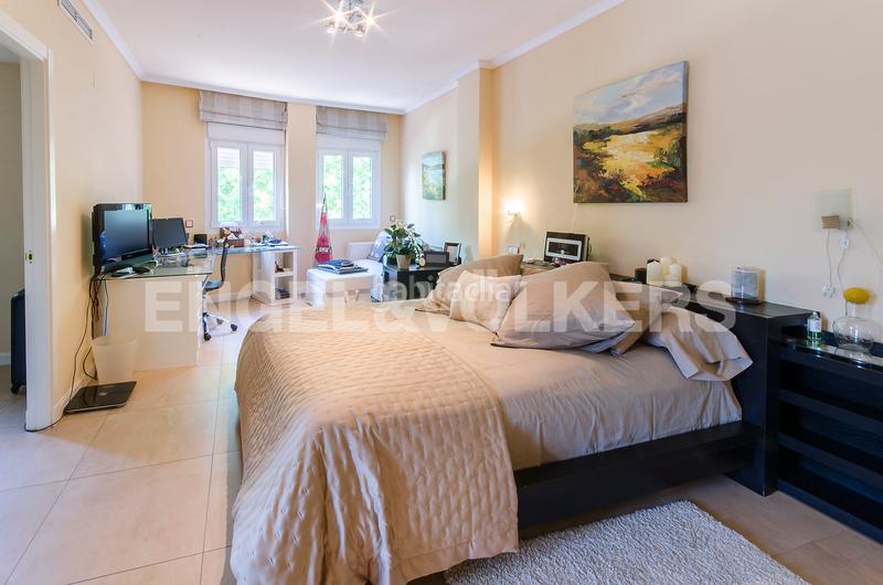 Foto 9ba00232-ece1-4644-b4e9-d87ea34be124. Casa amb calefacció aparcament piscina a Somosaguas Pozuelo de Alarcón