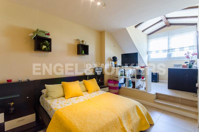 Foto acb8c478-a5a0-42a3-a207-285599ae848e. Casa amb calefacció aparcament piscina a Somosaguas Pozuelo de Alarcón