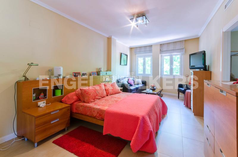 Foto b11b4100-7516-4ed8-811a-5031672fa80c. Casa amb calefacció aparcament piscina a Somosaguas Pozuelo de Alarcón