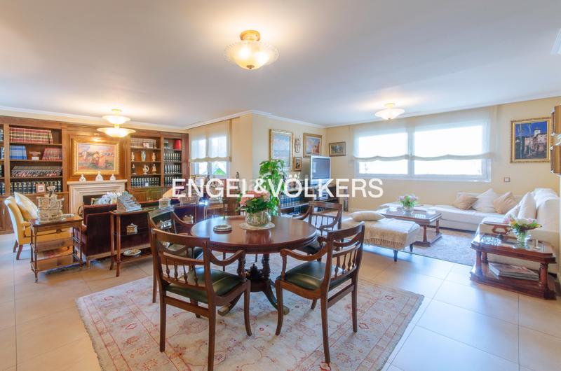 Foto b5307288-651d-49ac-9b7b-676a632bcfc2. Casa amb calefacció aparcament piscina a Somosaguas Pozuelo de Alarcón