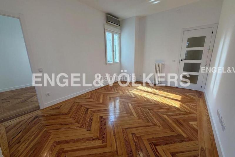 Foto 5e78e99c-9b91-46b6-9136-52086aeaafc4. Lloguer apartament amb calefacció a Argüelles Madrid