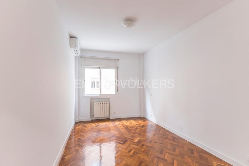 Foto 42f0c6de-b3d3-43de-8952-b159e1542dd5. Lloguer apartament amb calefacció aparcament a Lista Madrid