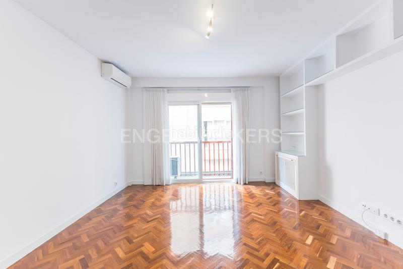 Foto cb1df636-c28c-43bd-8179-bdbc0c94c8ad. Lloguer apartament amb calefacció aparcament a Lista Madrid