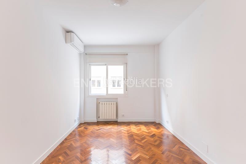 Foto fe342f88-c273-43d5-8547-2eba58579620. Lloguer apartament amb calefacció aparcament a Lista Madrid