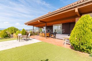 Casa a Fontenebro-Altavista. Un refugio de diseño y confort con vistas privilegiadas en domin