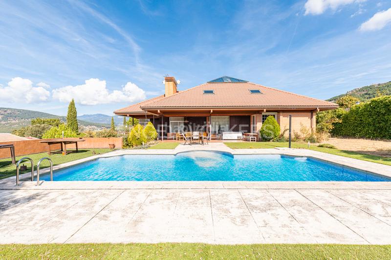 Foto 3f466e83-38c1-430f-aa12-af8236af15c1. Maison avec chauffage piscine dans Fontenebro-Altavista Collado Villalba