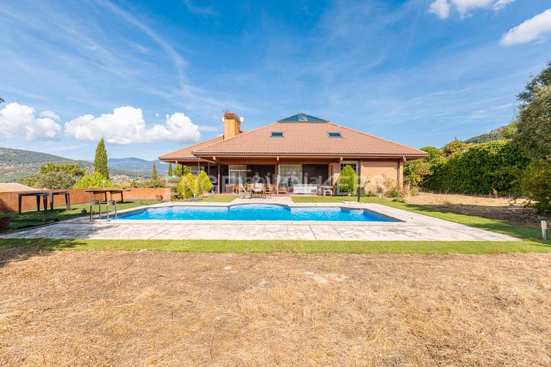 Foto 448113f5-b9f8-4025-a54a-bc99844bf93c. Maison avec chauffage piscine dans Fontenebro-Altavista Collado Villalba