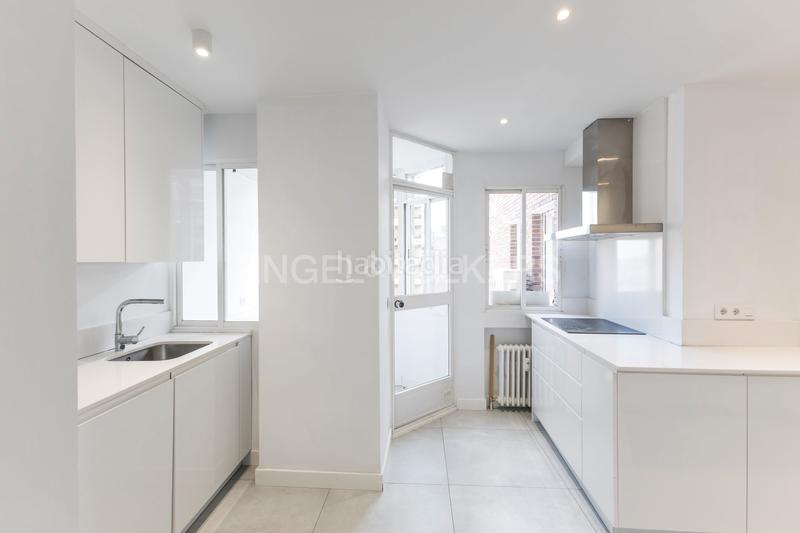 Foto e93701d2-0ed3-4622-b619-8142a3e24c60. Location appartement avec chauffage parking piscine dans Madrid