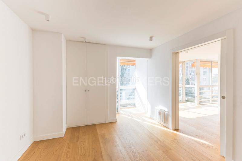 Foto f277c6d1-d5c3-4133-907b-1a96f2b75f9b. Location appartement avec chauffage parking piscine dans Madrid