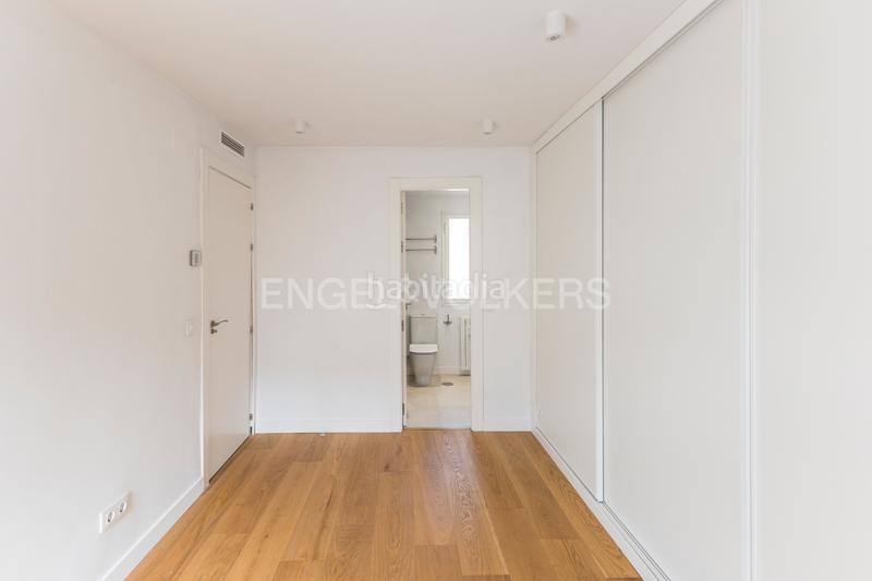 Foto ad21b5d6-f652-4a62-a0de-44c7c0a0b71c. Miete appartement mit heizung parking pool in Nueva España Madrid