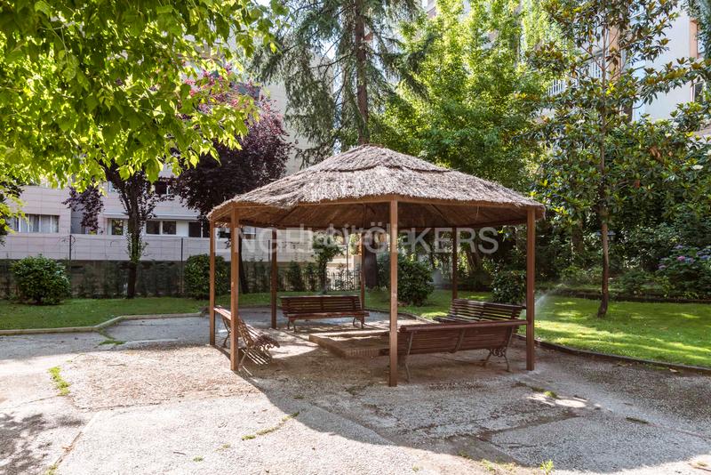 Foto 488c0c80-c585-466a-ad10-e87af4c40eb6. Rent apartment with heating parking pool in Nueva España Madrid