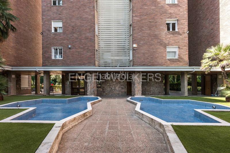 Foto 4ee65ad3-3ba4-4f7a-9cd5-f67f3bbe5f0e. Rent apartment with heating parking pool in Nueva España Madrid