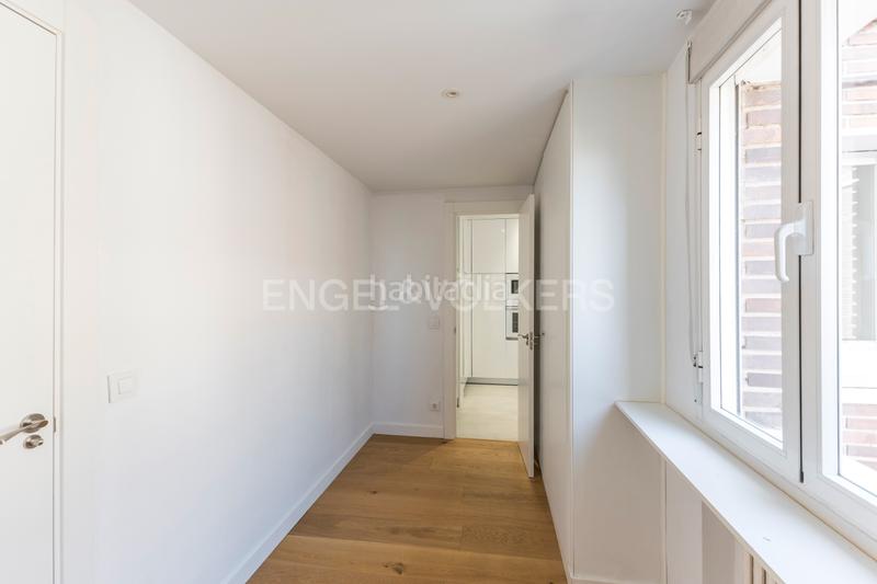 Foto e89bcf5d-e847-4077-8626-6a66ae142187. Rent apartment with heating parking pool in Nueva España Madrid