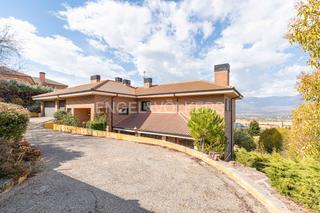 Casa en Soto del Real. Exclusiva residencia con vistas inigualables en soto del real