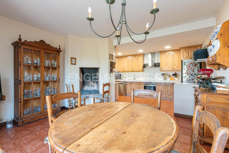 Foto 46f3eb6b-975a-48e8-8cf2-11163f6c46fb. Maison avec chauffage parking piscine dans Soto del Real