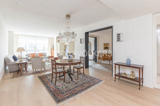 Lloguer Apartament a Nueva España. Exclusiva vivienda de cuatro dormitorios, reformada con calidade