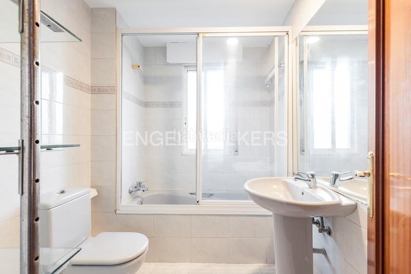 Foto 166e7bba-0a9e-4985-8dc6-a84ff72f7f45. Haus mit heizung parking in Los Arroyos San Sebastián de los Reyes