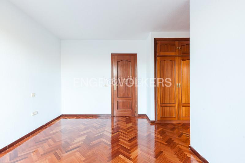 Foto 1746fb3f-1443-4ccc-9c54-cbdbea226bf9. Haus mit heizung parking in Los Arroyos San Sebastián de los Reyes