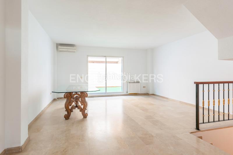 Foto 1ac769da-acf0-4bed-b454-c81b1d154cf5. Haus mit heizung parking in Los Arroyos San Sebastián de los Reyes