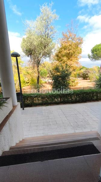 Foto 8f2e6ad9-5f48-4ecb-8e1f-f4e2c3b81df0. Haus mit heizung parking in Los Arroyos San Sebastián de los Reyes