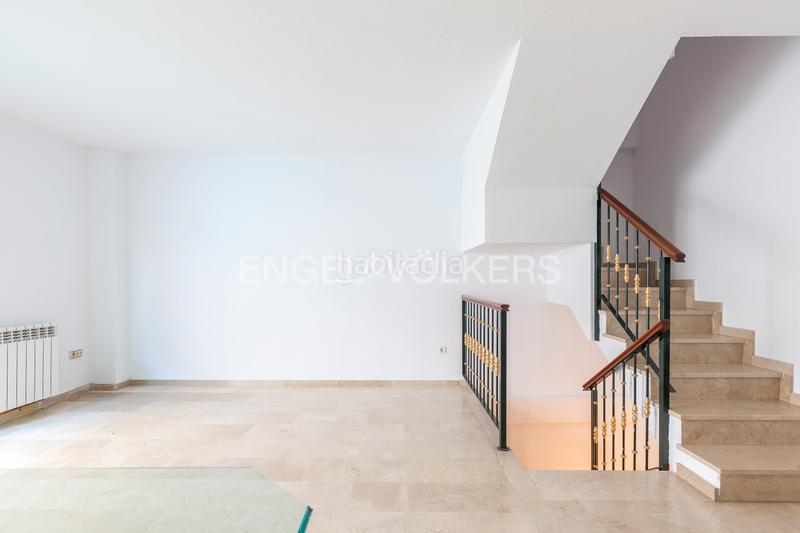 Foto e6da541f-447c-438d-9b9f-7fd09d574504. Haus mit heizung parking in Los Arroyos San Sebastián de los Reyes