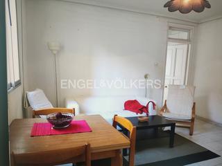 Location Appartement à Arapiles. Piso de tres habitaciones en alberto aguilera