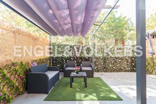 Location Appartement à Quintana. Reformado con terraza en calle alcalá en alquiler