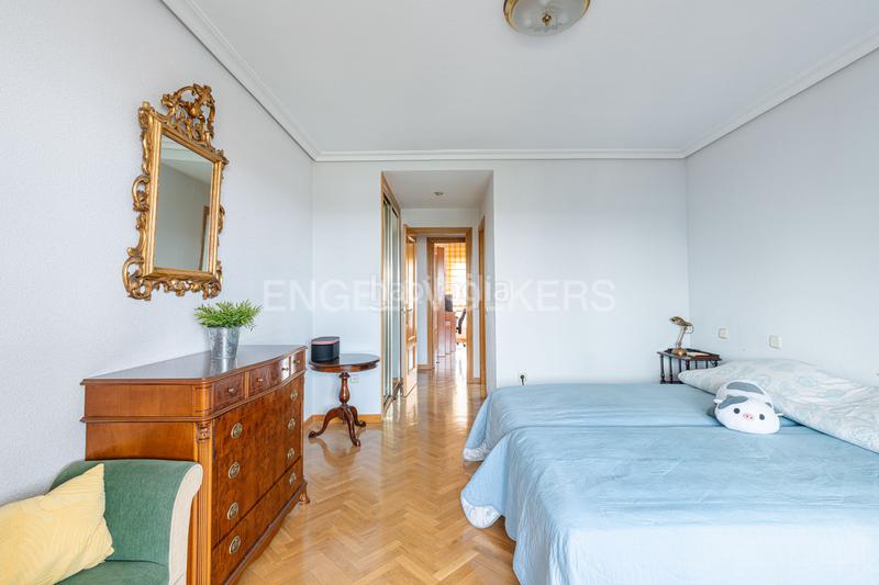 Foto 023d976a-854f-41c7-9ebb-e87e5f667b59. Apartamento espectacular ático con vistas a la montaña en Majadahonda