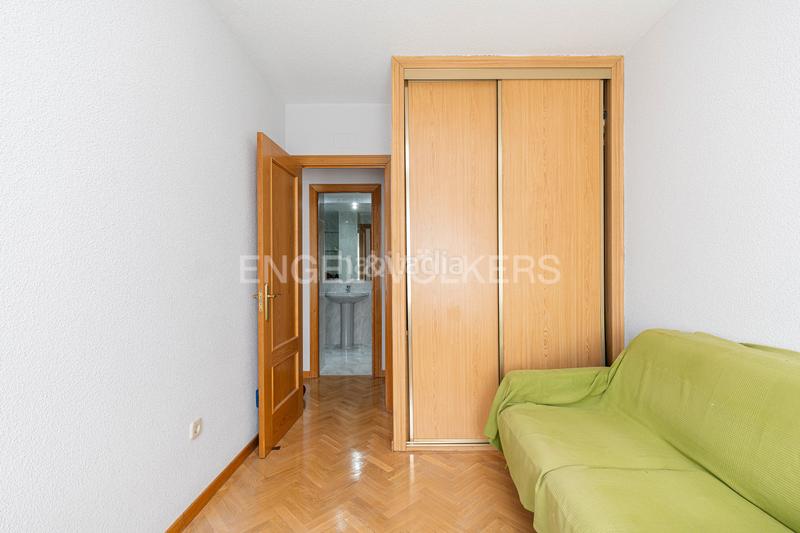 Foto 2754bf05-655f-428e-9a76-2d0760b46ff3. Apartamento espectacular ático con vistas a la montaña en Majadahonda