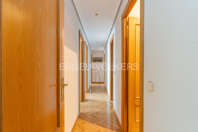 Foto 45ca4cec-385f-4091-9eee-cadf8c539909. Apartamento espectacular ático con vistas a la montaña en Majadahonda