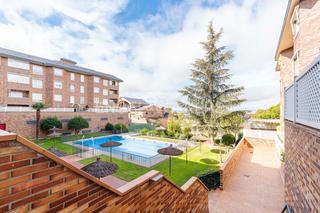 Appartement à Casco Antiguo. Espectacular ático en majadahonda con vistas a la montaña