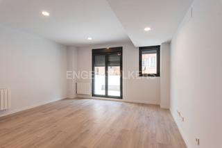 Miete Appartement in Fuente del Berro. Luminoso y moderno piso con terraza en fuente del berro  salaman