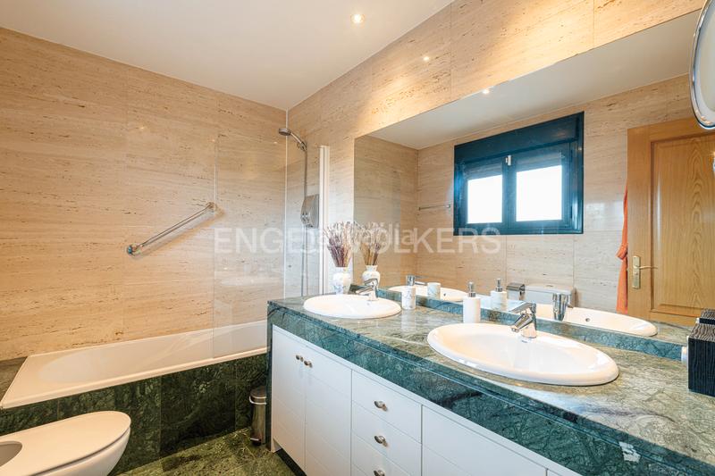 Foto 0a38d611-0c53-4f96-90b5-b4d186c04ed3. Casa con riscaldamento parcheggio piscina in El Cantizal Rozas de Madrid (Las)