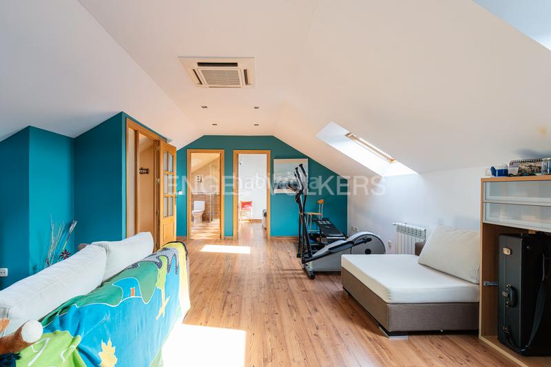 Foto 8bc5beb2-f9a0-4465-8d8e-d748391d1e21. Casa con riscaldamento parcheggio piscina in El Cantizal Rozas de Madrid (Las)