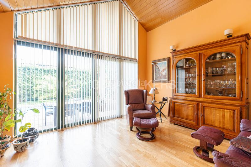 Foto 98c7eff3-7f34-4f62-9536-c6f2ba72ffc5. Casa con riscaldamento parcheggio piscina in El Cantizal Rozas de Madrid (Las)