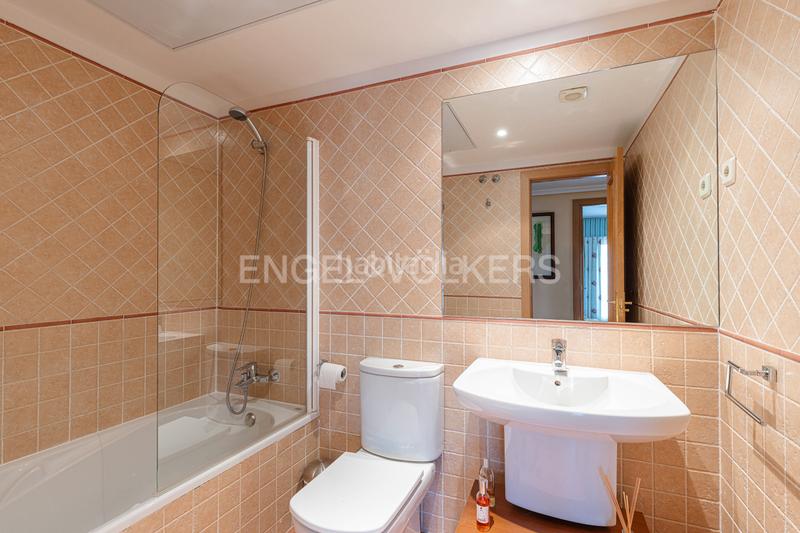 Foto a907851a-2cdd-44fd-95ab-8ec5218eb340. Casa con riscaldamento parcheggio piscina in El Cantizal Rozas de Madrid (Las)