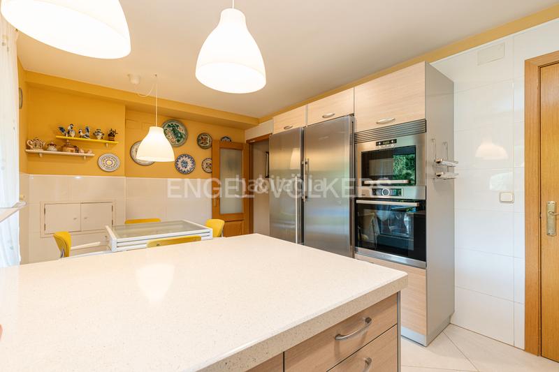 Foto b002c6ac-bd3a-4692-9c44-69a10e28cc5a. Casa con riscaldamento parcheggio piscina in El Cantizal Rozas de Madrid (Las)