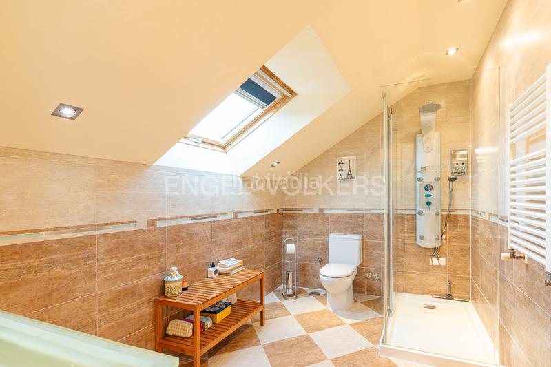 Foto bd6d0dfb-9846-4d8b-971b-b84ef40394cd. Casa con riscaldamento parcheggio piscina in El Cantizal Rozas de Madrid (Las)