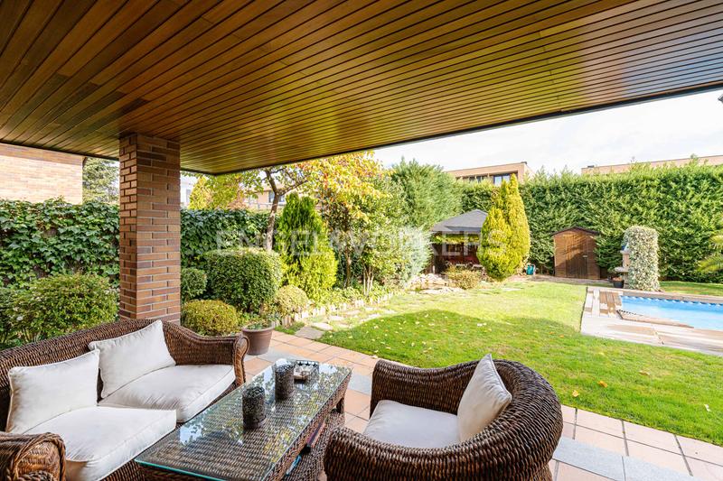 Foto d314de0a-ea98-4485-90bd-07b3c533af6d. Casa con riscaldamento parcheggio piscina in El Cantizal Rozas de Madrid (Las)