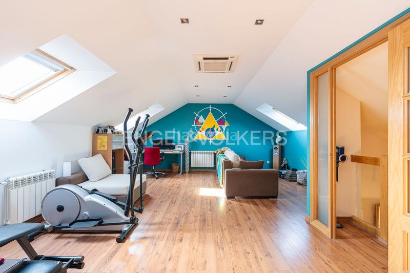 Foto dee56d3e-872f-4b58-918e-dc700dc08ecf. Casa con riscaldamento parcheggio piscina in El Cantizal Rozas de Madrid (Las)