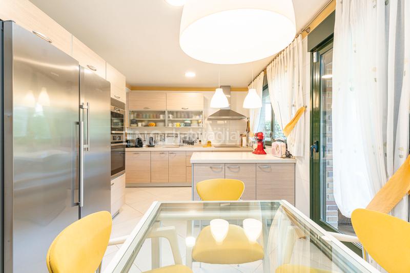 Foto dee720b3-9894-49e2-bcc5-293f4a8cdac2. Casa con riscaldamento parcheggio piscina in El Cantizal Rozas de Madrid (Las)