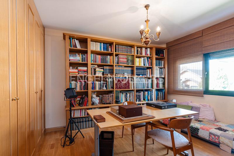 Foto e94f4e09-b1da-4e8f-ab8e-3a5f1a6479fc. Casa con riscaldamento parcheggio piscina in El Cantizal Rozas de Madrid (Las)