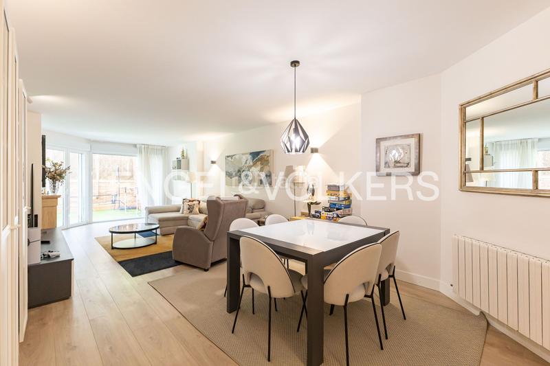 Foto 3a428bbe-b84a-48db-a1f7-2cf8863755af. Apartment with heating parking pool in Monte el Pilar Majadahonda