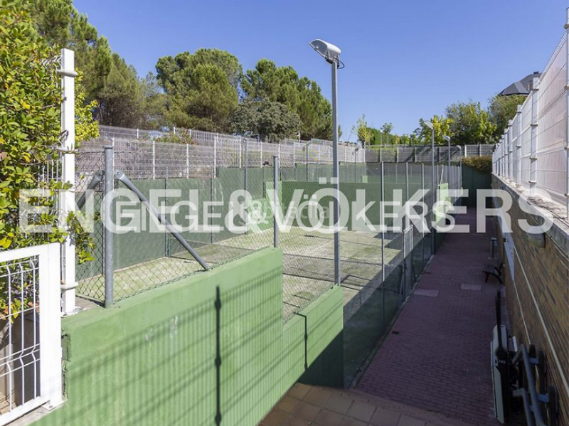 Foto a997f3d3-7d5d-4d67-877c-518cd56ccf9e. Apartment with heating parking pool in Monte el Pilar Majadahonda