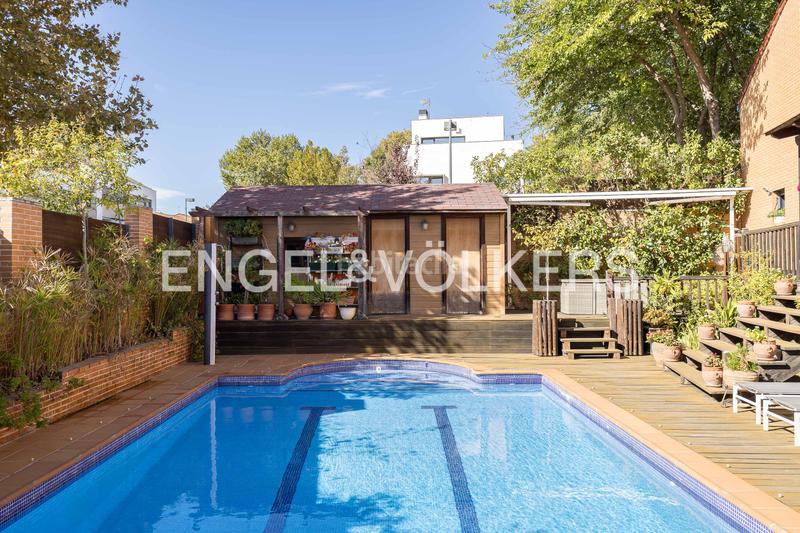 Foto 0b662e65-4ea2-4540-b0d8-c2061cc3260f. Casa adossada amb calefacció aparcament piscina a Paracuellos de Jarama