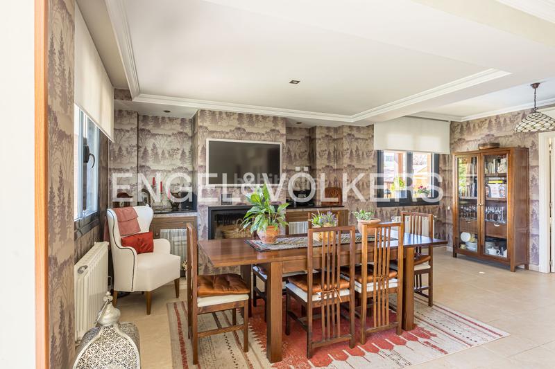 Foto 49a01329-cbd3-4c90-b340-62cab3b96296. Casa adossada amb calefacció aparcament piscina a Paracuellos de Jarama