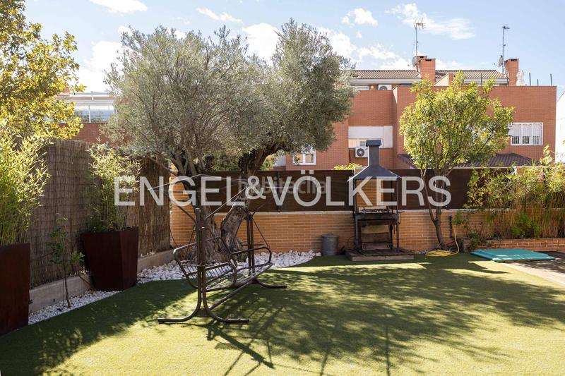 Foto 82fd01bd-b1eb-4335-96a6-80dc56960aa7. Casa adossada amb calefacció aparcament piscina a Paracuellos de Jarama