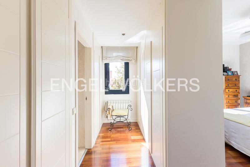 Foto 8fa68cd5-7f88-4454-adc8-ea170e4b24a2. Casa adossada amb calefacció aparcament piscina a Paracuellos de Jarama