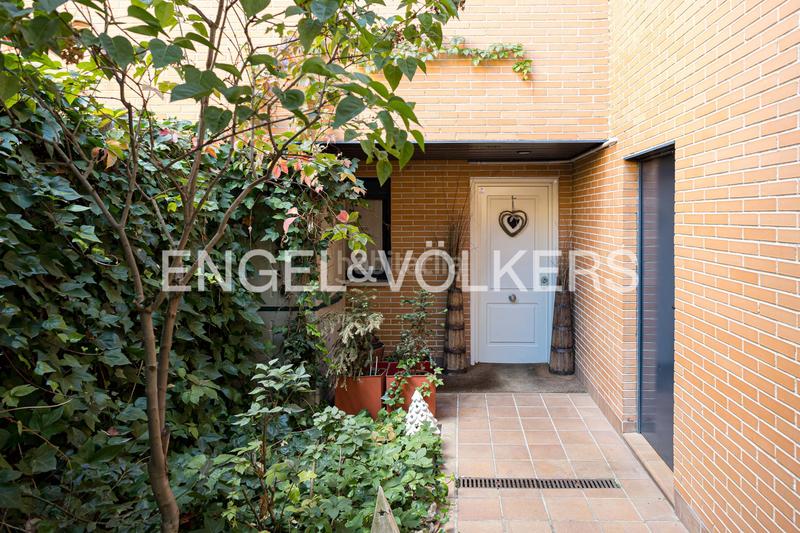 Foto b72e59ef-267f-4772-a1f6-fd131b46fad8. Casa adossada amb calefacció aparcament piscina a Paracuellos de Jarama