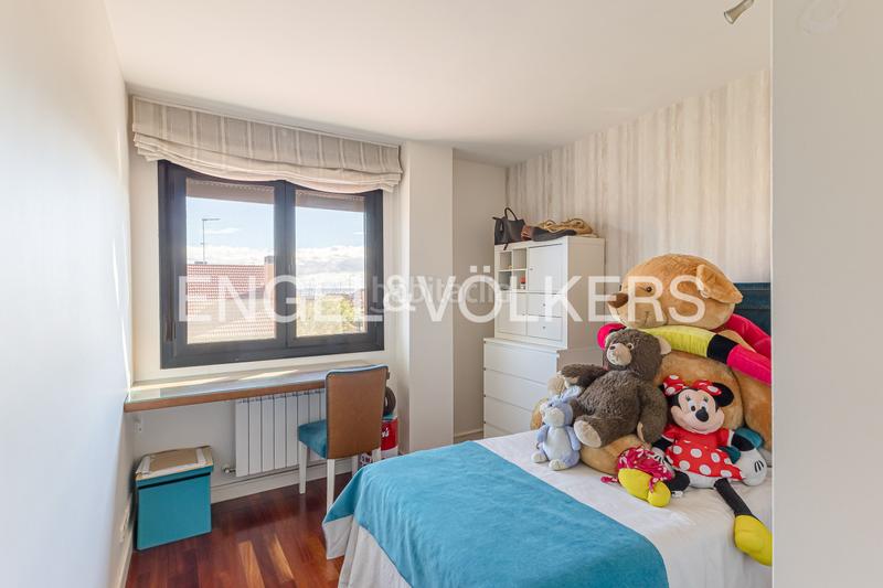 Foto b8194d4f-a253-401b-8c03-49dcba820e1c. Casa adossada amb calefacció aparcament piscina a Paracuellos de Jarama